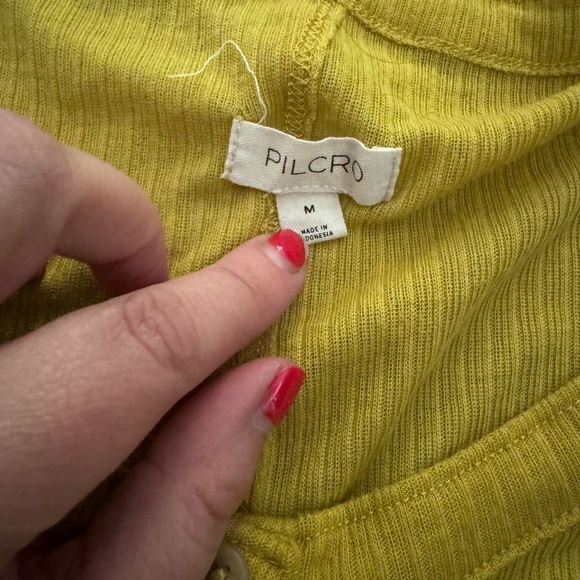 Ribbed Yellow Anthropologie Pilcro Longsleeve Tee with button detail size medium - Picture 3 of 6